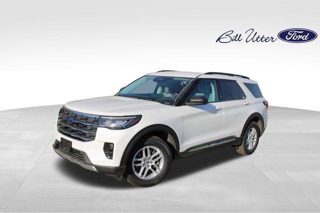 new 2025 Ford Explorer car, priced at $40,899
