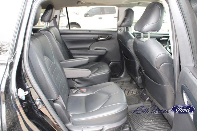 used 2020 Toyota Highlander car, priced at $28,000