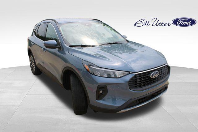new 2025 Ford Escape PHEV car, priced at $35,783