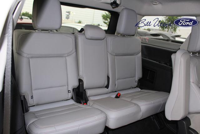 new 2025 Ford Expedition car, priced at $69,950