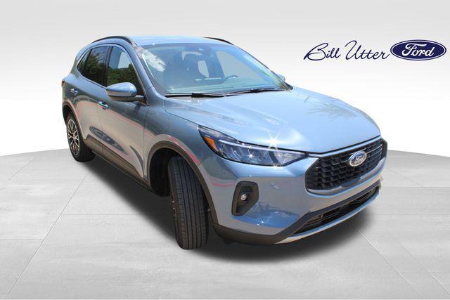 new 2025 Ford Escape PHEV car, priced at $35,783