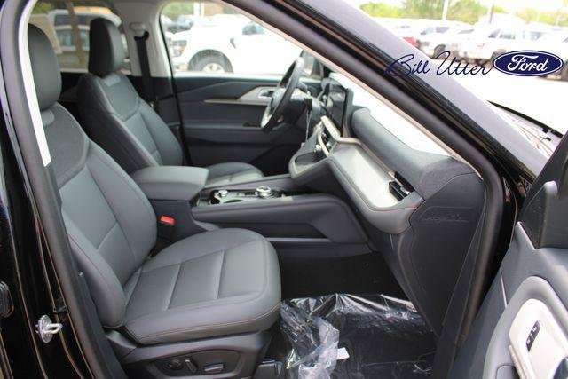 new 2025 Ford Explorer car, priced at $40,917
