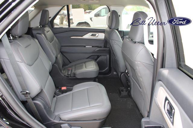 new 2025 Ford Explorer car, priced at $40,917