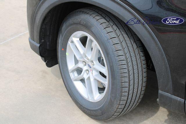 new 2025 Ford Explorer car, priced at $40,917