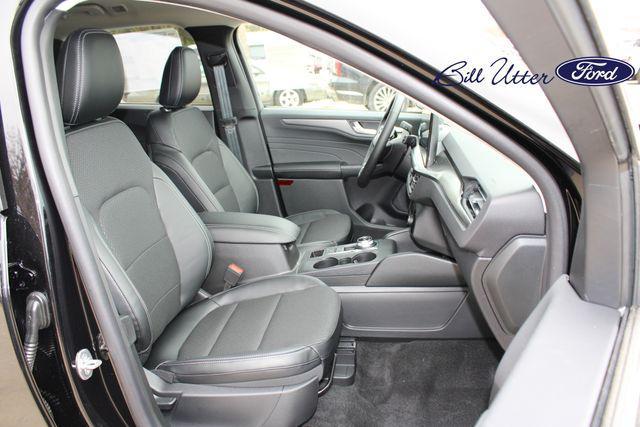 new 2025 Ford Escape car, priced at $33,646