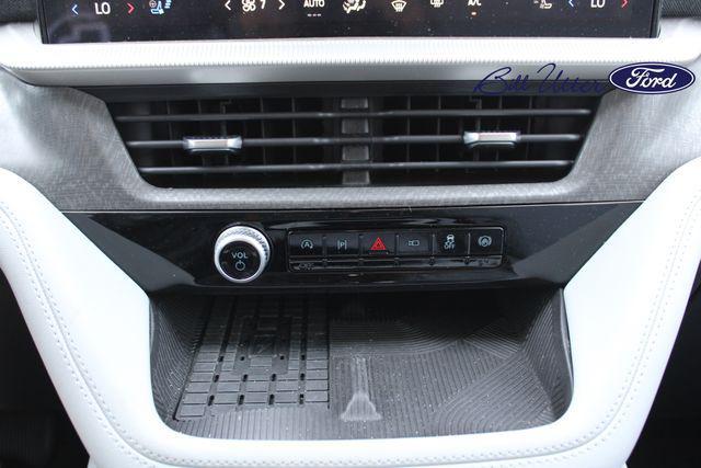 used 2025 Ford Explorer car