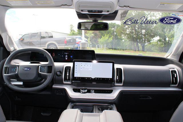 new 2025 Ford Expedition car, priced at $68,705