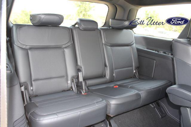 new 2025 Ford Expedition car, priced at $80,490