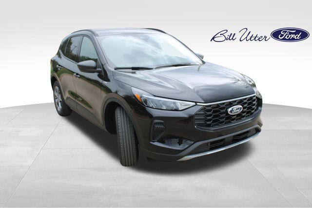 new 2025 Ford Escape car, priced at $30,321
