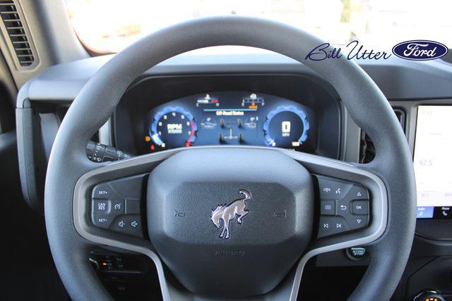 new 2025 Ford Bronco car, priced at $40,914