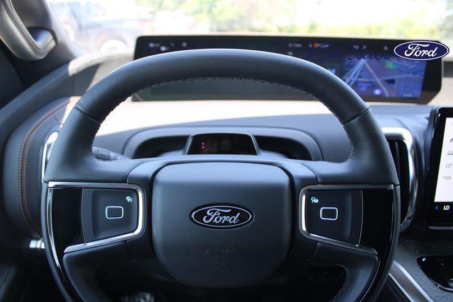 new 2025 Ford Expedition car, priced at $84,020