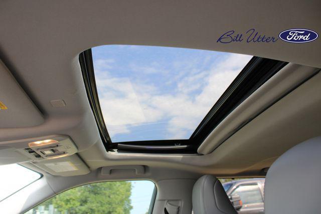 used 2021 Toyota Highlander car, priced at $28,999