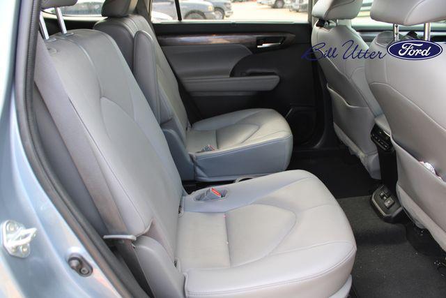 used 2021 Toyota Highlander car, priced at $28,999