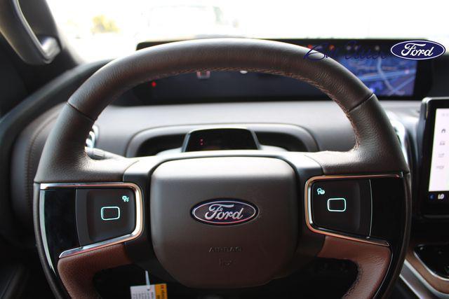 new 2025 Ford Expedition car, priced at $83,678