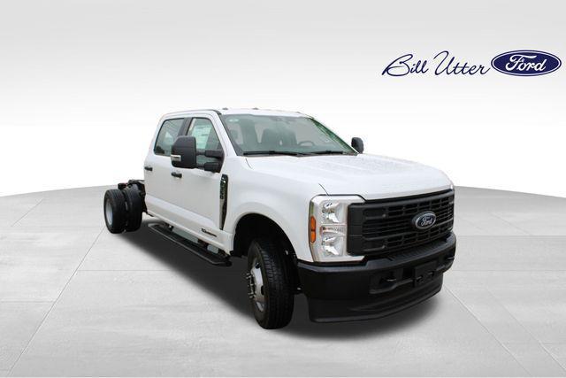 new 2025 Ford F-350 car, priced at $72,925
