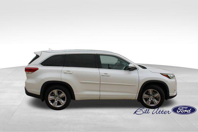 used 2018 Toyota Highlander car, priced at $28,000