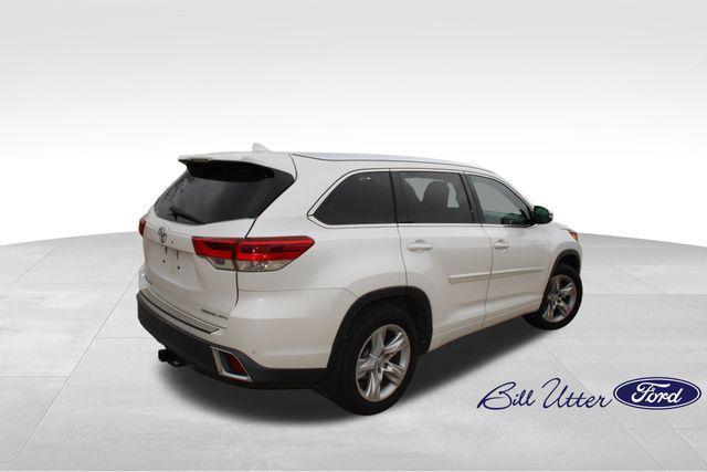 used 2018 Toyota Highlander car, priced at $28,000