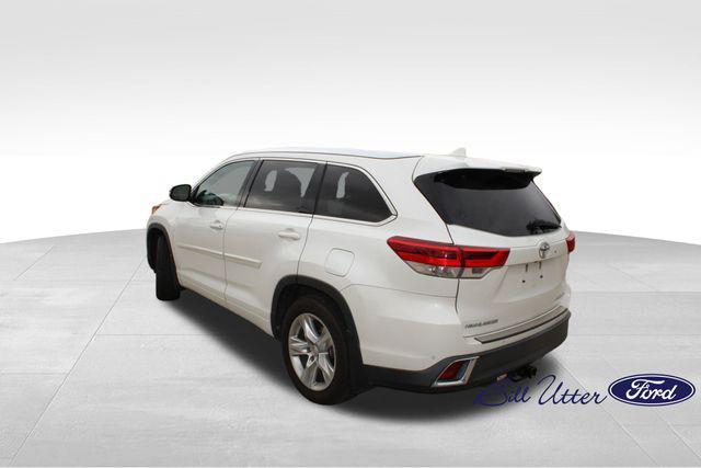 used 2018 Toyota Highlander car, priced at $28,000