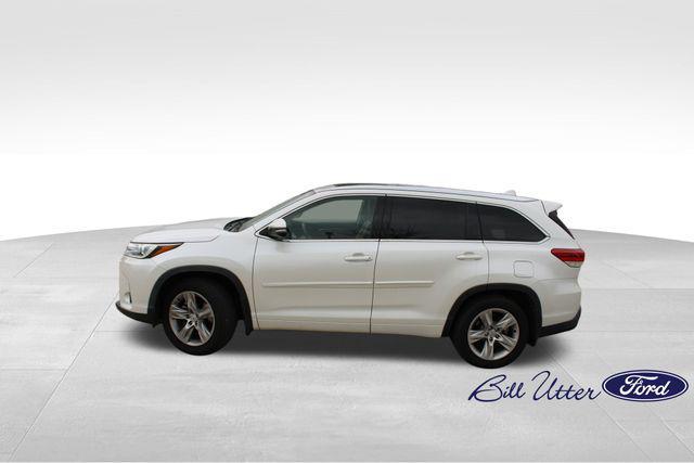 used 2018 Toyota Highlander car, priced at $28,000