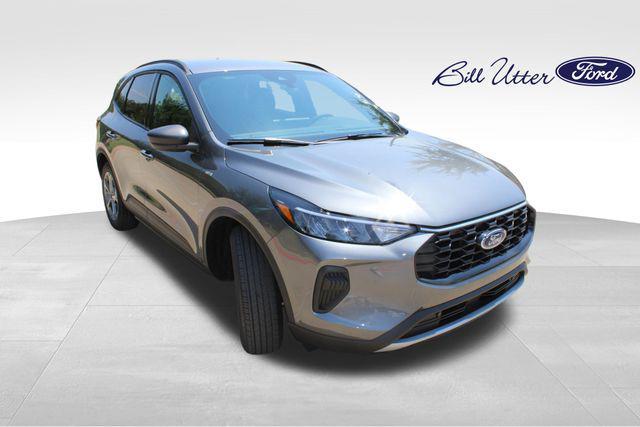 new 2025 Ford Escape car, priced at $29,647