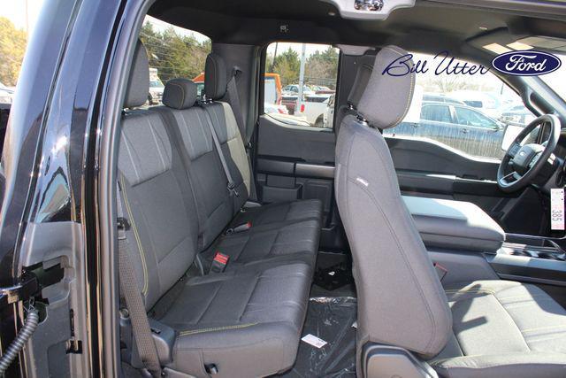 new 2025 Ford F-150 car, priced at $43,832