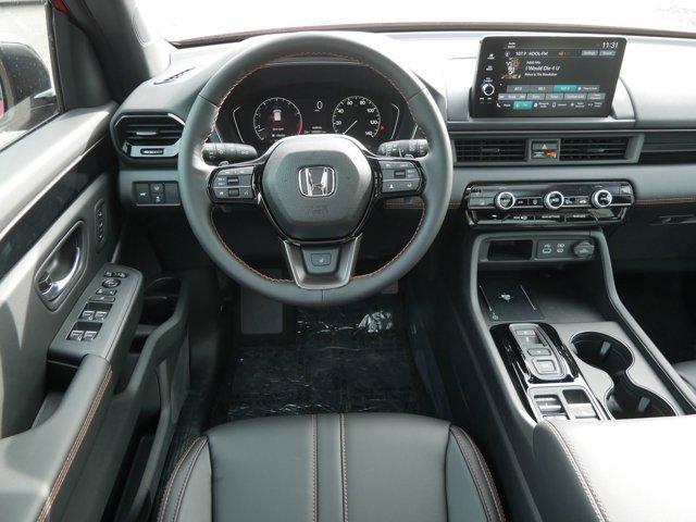 new 2025 Honda Pilot car, priced at $46,670