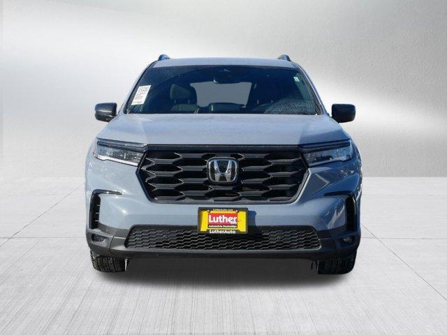 used 2025 Honda Pilot car, priced at $38,995