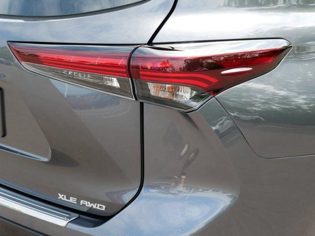 used 2024 Toyota Highlander car, priced at $41,495