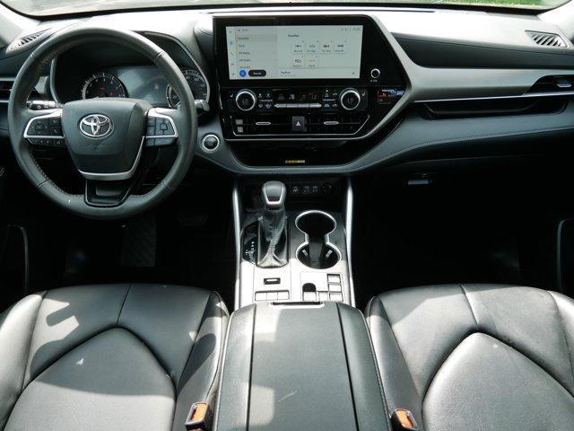 used 2024 Toyota Highlander car, priced at $41,495