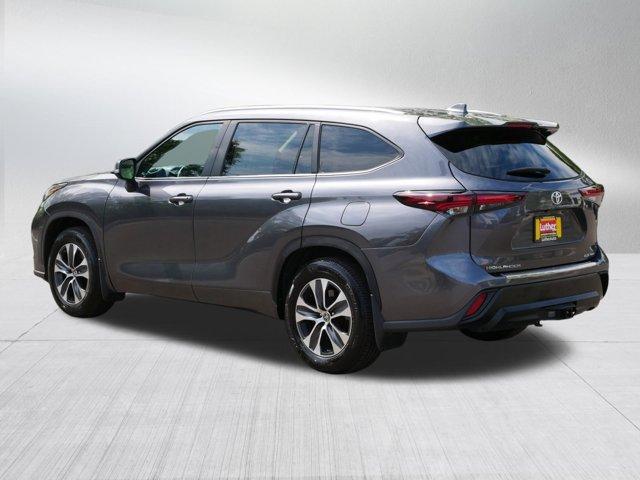 used 2024 Toyota Highlander car, priced at $41,495