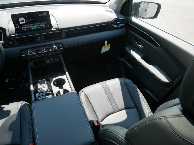 new 2025 Honda Pilot car, priced at $47,361