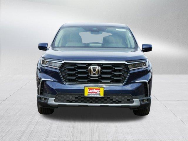new 2025 Honda Pilot car, priced at $45,310