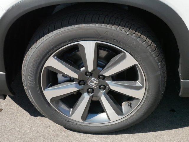 used 2025 Honda Pilot car, priced at $49,895