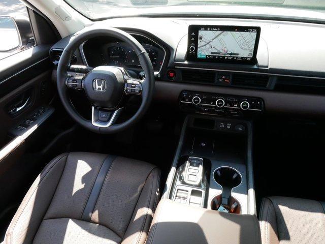 used 2025 Honda Pilot car, priced at $49,895