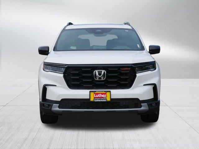 new 2025 Honda Pilot car, priced at $48,580