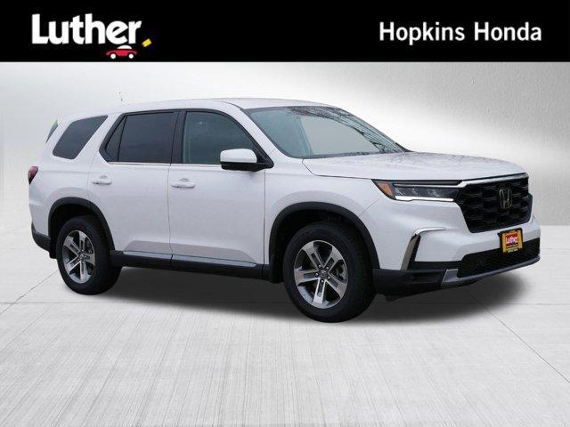 new 2025 Honda Pilot car, priced at $45,060