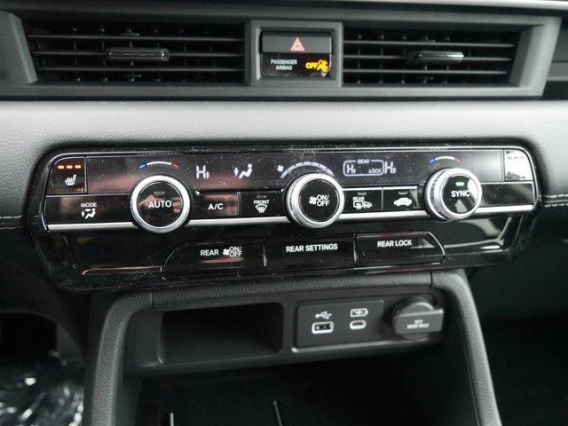 new 2025 Honda Pilot car, priced at $43,105