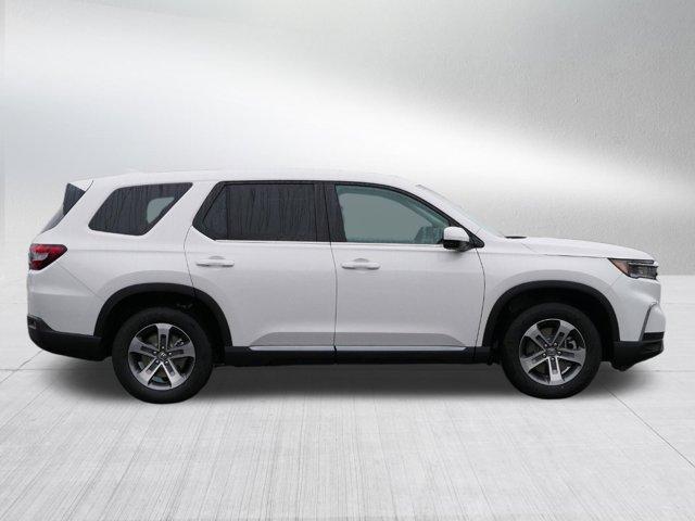 new 2025 Honda Pilot car, priced at $45,690