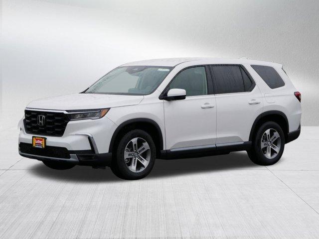 new 2025 Honda Pilot car, priced at $45,690