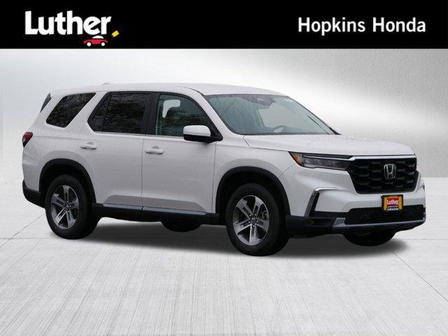 new 2025 Honda Pilot car, priced at $45,690