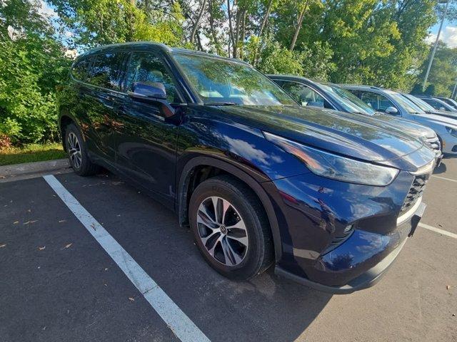 used 2022 Toyota Highlander car, priced at $38,995