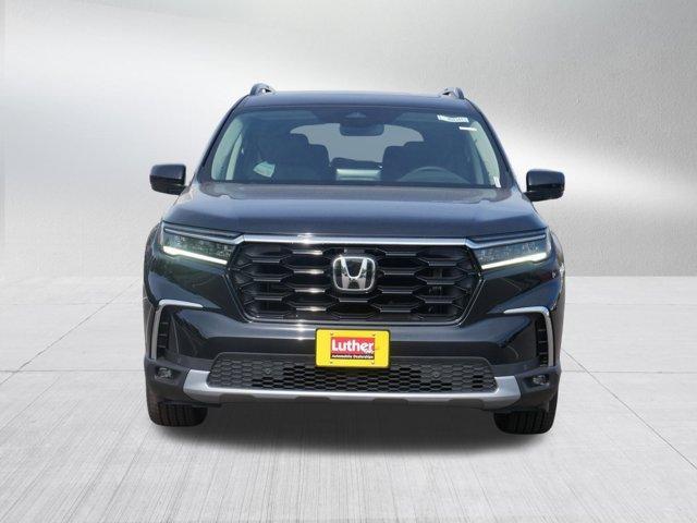 new 2025 Honda Pilot car, priced at $47,618