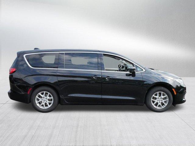 used 2017 Chrysler Pacifica car, priced at $12,995