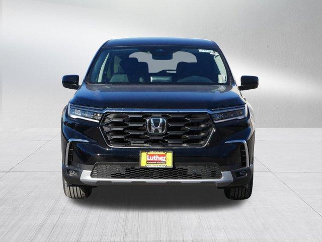 new 2025 Honda Pilot car, priced at $44,560