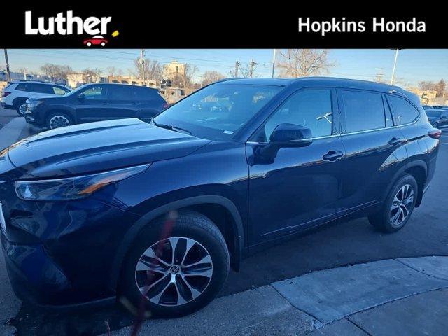 used 2022 Toyota Highlander car, priced at $35,995