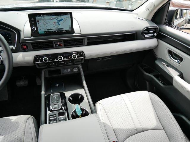 used 2025 Honda Pilot car, priced at $50,295