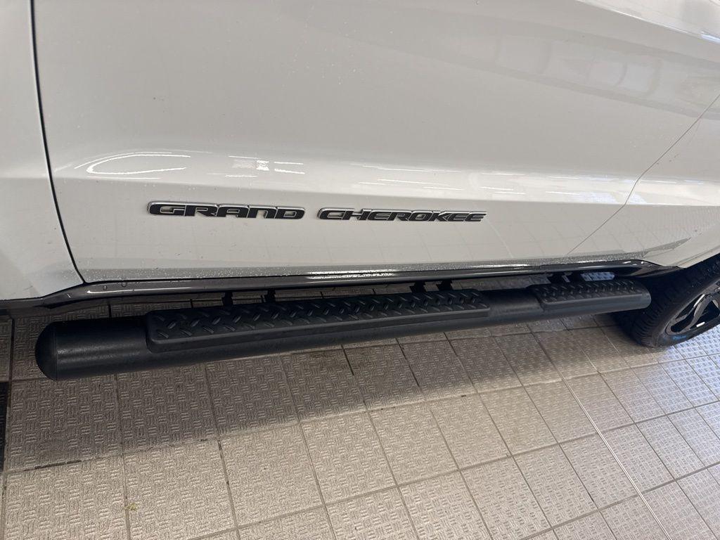 used 2018 Jeep Grand Cherokee car, priced at $17,995