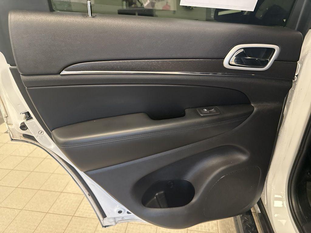 used 2018 Jeep Grand Cherokee car, priced at $17,995