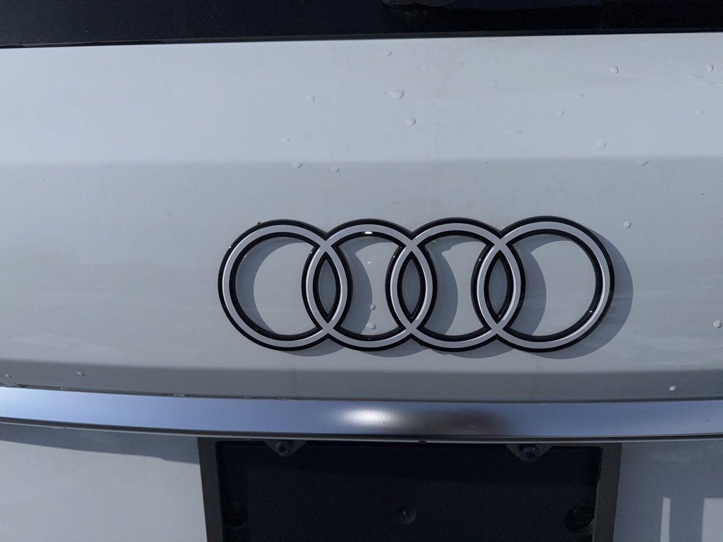 new 2025 Audi Q7 car, priced at $65,575