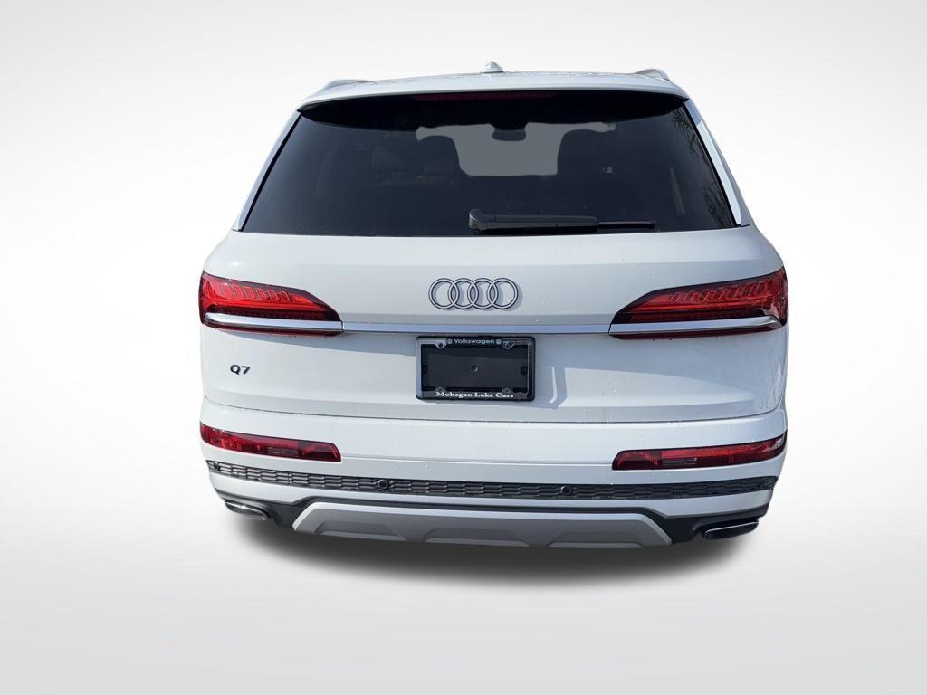 new 2025 Audi Q7 car, priced at $65,575